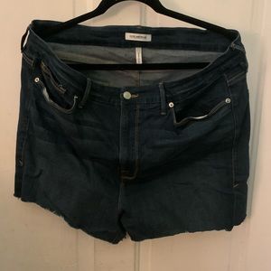 Good American shorts